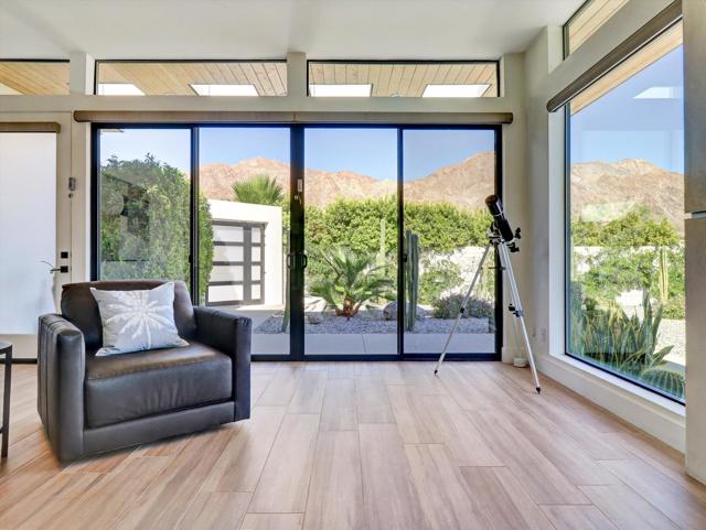 54050 Avenida Obregon, La Quinta CA: https://media.crmls.org/mediaz/40955b8e-1e8a-4378-8fd1-5ab17ce3c4a6.jpg