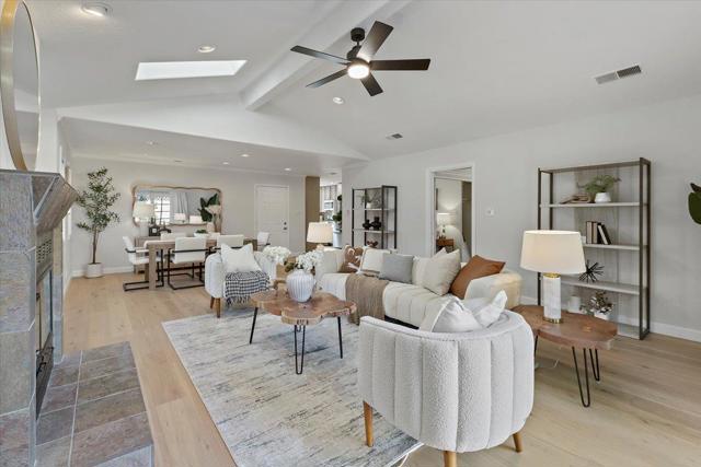 167 Las Astas Drive, Los Gatos CA: https://media.crmls.org/mediaz/40958226-623b-4df4-b4a5-ff5c8c9a189a.jpg