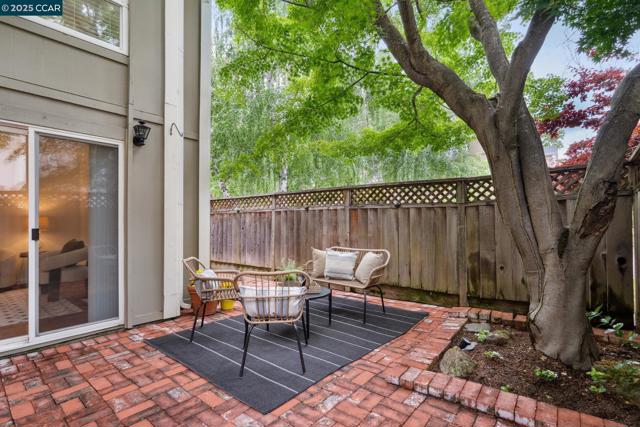 136 Garden Creek Pl, Danville CA: https://media.crmls.org/mediaz/409632bc-c610-4202-b207-bd11f8a36db7.jpg