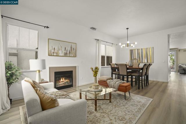 1162 Waverly Cir, Hercules CA: https://media.crmls.org/mediaz/409678fa-677f-4409-b22b-9b89ac90b55e.jpg