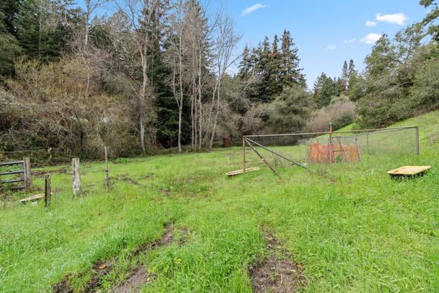 530 Apple Valley Lane, Watsonville CA: https://media.crmls.org/mediaz/40967ece-1b26-4833-98d7-23a17d8a1d7b.jpg