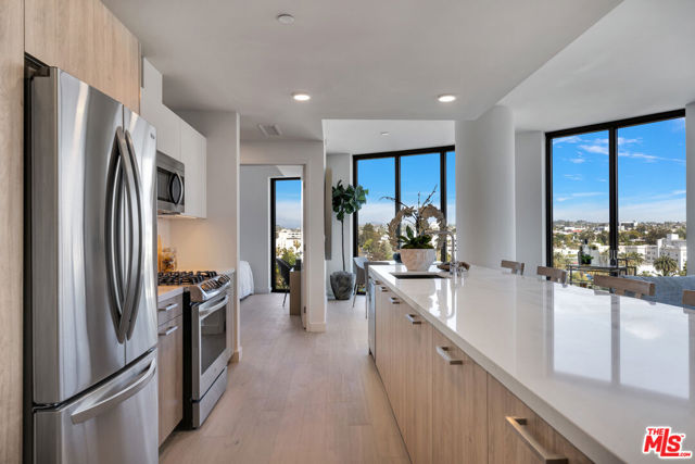 2801 Sunset Place, Los Angeles CA: https://media.crmls.org/mediaz/4096dbe4-a43a-4c09-9577-d70a2b0f11a3.jpg