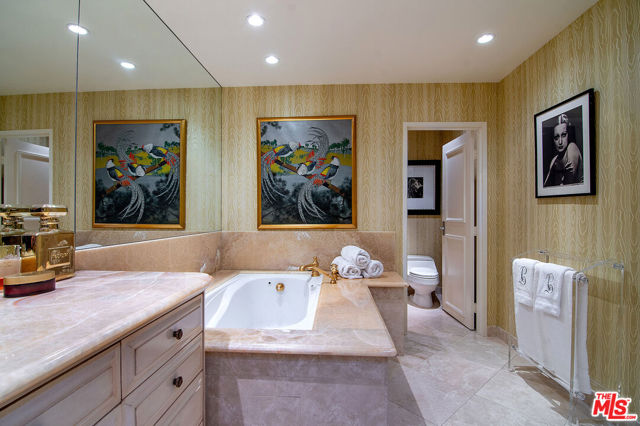 10430 Wilshire Boulevard, Los Angeles CA: https://media.crmls.org/mediaz/409822aa-c290-41e6-9ece-ab0d8cca7b55.jpg
