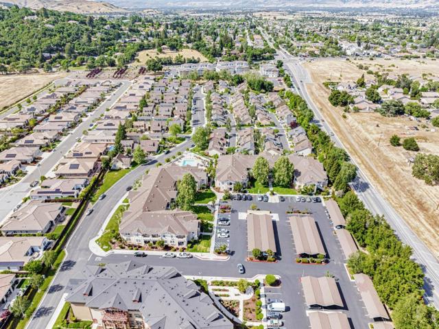 1554 Rosette Way, Gilroy CA: https://media.crmls.org/mediaz/40984c05-26a9-4d47-a941-b44a402675e4.jpg