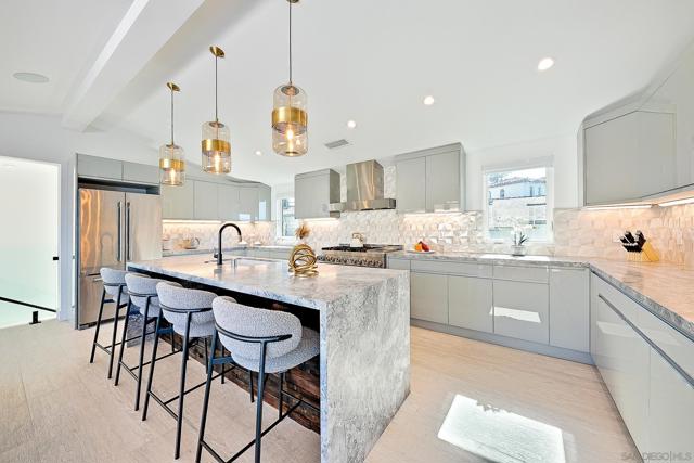 303 Sea Lane, La Jolla CA: https://media.crmls.org/mediaz/4098c3c2-3147-4457-adb2-f8c820193067.jpg