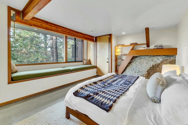 25281 Deer Path, Idyllwild CA: https://media.crmls.org/mediaz/40996e09-4f69-48ec-bfcc-c690474df03e.jpg