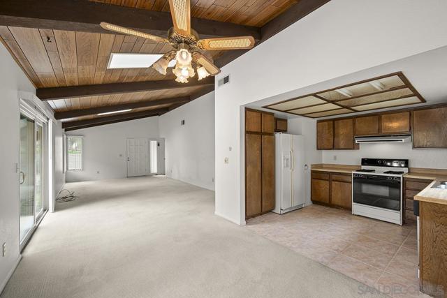 3102 S Granada Ave, Spring Valley CA: https://media.crmls.org/mediaz/409b9406-f3dc-47fa-883a-b92be6915112.jpg