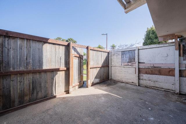 918 Acosta Plaza, Salinas CA: https://media.crmls.org/mediaz/409be88d-9105-4380-83bd-c368f07e5c42.jpg