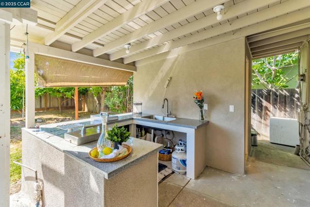 960 Live Oak Dr, Santa Clara CA: https://media.crmls.org/mediaz/409c23e4-1813-4981-950a-c58d139dba04.jpg