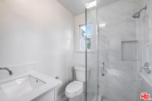4118 Davana Road, Sherman Oaks CA: https://media.crmls.org/mediaz/409c2b36-3bf9-44f8-8d0d-ceb77ce96999.jpg