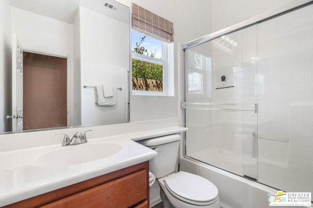 1238 Vista Sol, Palm Springs CA: https://media.crmls.org/mediaz/409c9a1c-9cc3-4ab2-8029-df0ba9b9b0da.jpg