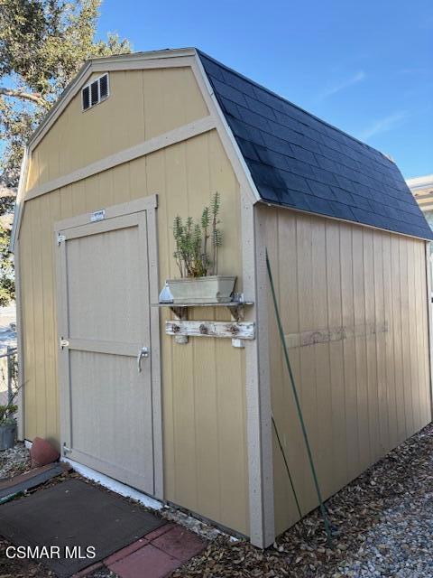 1 Ortega Drive, Newbury Park CA: https://media.crmls.org/mediaz/409cc753-6018-44f3-9bf4-508e78bff48f.jpg