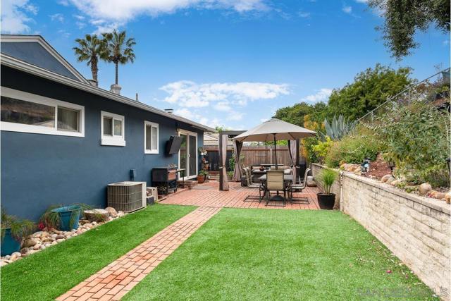 6120 Amaya Dr, La Mesa CA: https://media.crmls.org/mediaz/409d52f4-41eb-45f3-ab18-fcbb4ad1ff7d.jpg