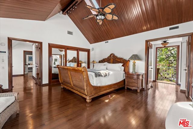 3314 Wonder View Drive, Los Angeles CA: https://media.crmls.org/mediaz/409d5edb-e0fd-42a4-ac43-53e072bbb524.jpg