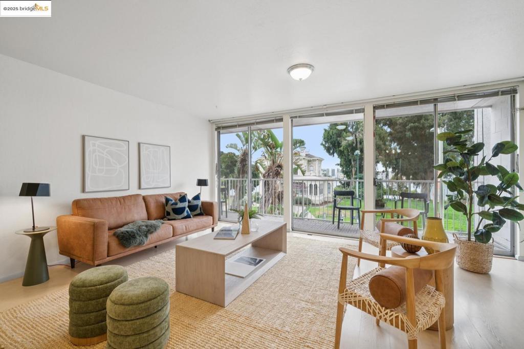 1425 Lakeside DR #201