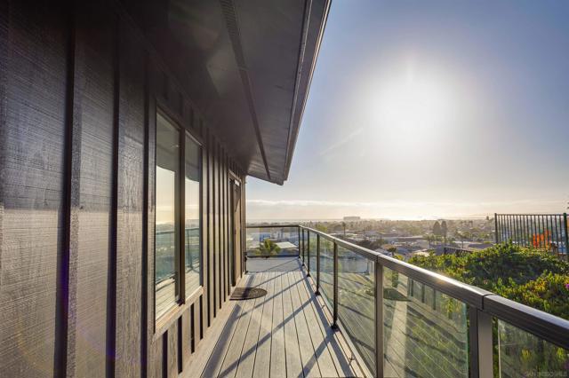 752 Monserate Ave, Chula Vista CA: https://media.crmls.org/mediaz/409da16a-dac0-4612-9802-c954680ba547.jpg