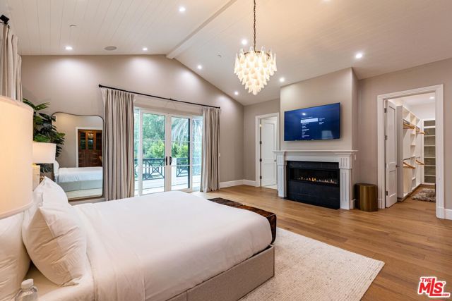 5162 Otis Avenue, Tarzana CA: https://media.crmls.org/mediaz/409dcf8a-87e0-4b80-a5f6-1e93389d947f.jpg