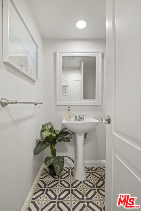 13030 Valleyheart Drive, 114 photo 5