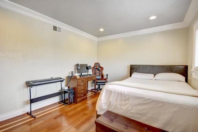 895 Greenwich Drive, Gilroy CA: https://media.crmls.org/mediaz/409e2304-6213-4aab-afb1-68be9c4901b1.jpg