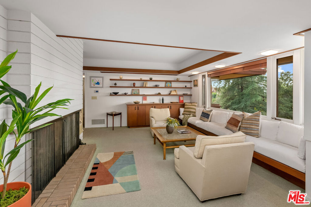1915 Country Club Drive