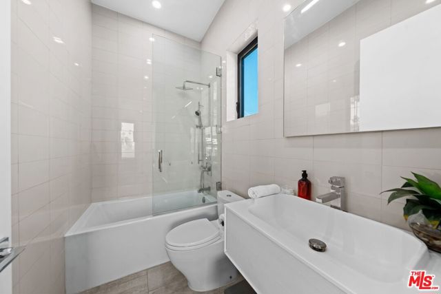 1609 N Stanley Avenue, Los Angeles CA: https://media.crmls.org/mediaz/409eeb38-126b-477e-a290-55c77d4dbad3.jpg