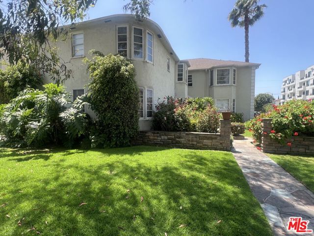 8686 W Olympic Boulevard, Los Angeles CA: https://media.crmls.org/mediaz/409f5ea7-292e-4752-b343-fead9226b71c.jpg