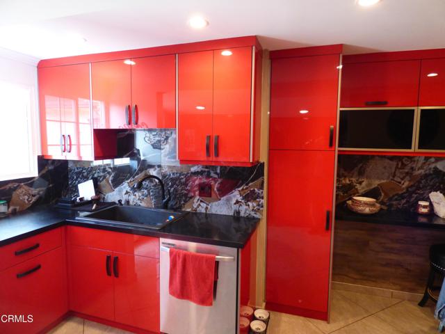 Detail Gallery Image 10 of 19 For 2434 Olive Ave, La Crescenta,  CA 91214 - 2 Beds | 2 Baths