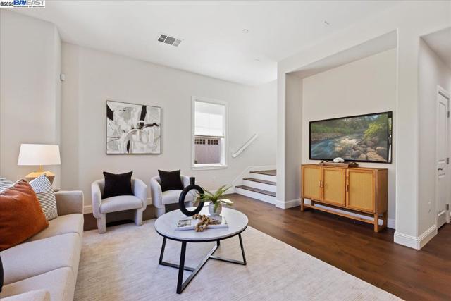 4369 Table Mountain Rd, Dublin CA: https://media.crmls.org/mediaz/409fe2f1-e4df-44b1-953e-6121e911b633.jpg