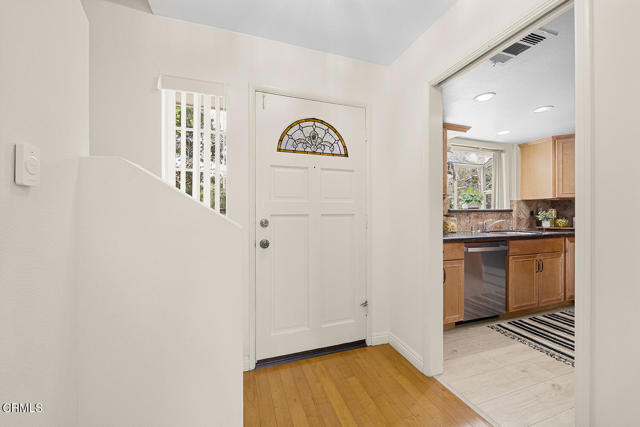 Detail Gallery Image 7 of 44 For 408 S Santa Anita #10,  Arcadia,  CA 91006 - 2 Beds | 2/1 Baths