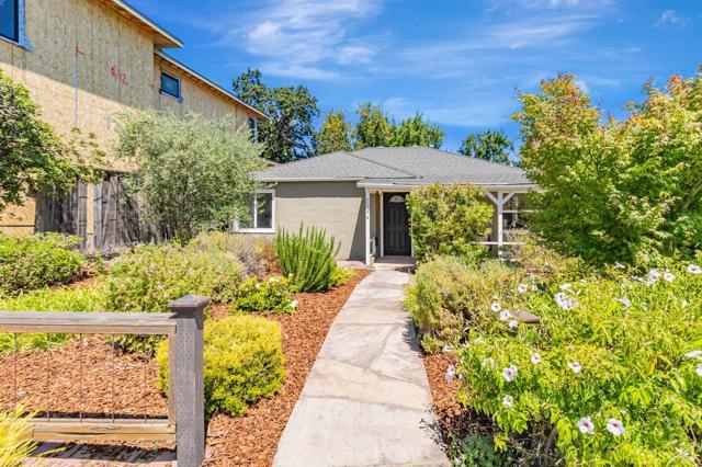 2534 Howard Avenue, San Carlos CA: https://media.crmls.org/mediaz/40a01da6-6c02-480a-b8c7-ff3a4572a8bb.jpg