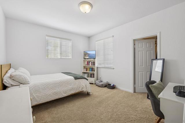1266 Mariposa Rd, Carlsbad CA: https://media.crmls.org/mediaz/40a077cc-c9d9-4b04-a005-4772d20c77da.jpg