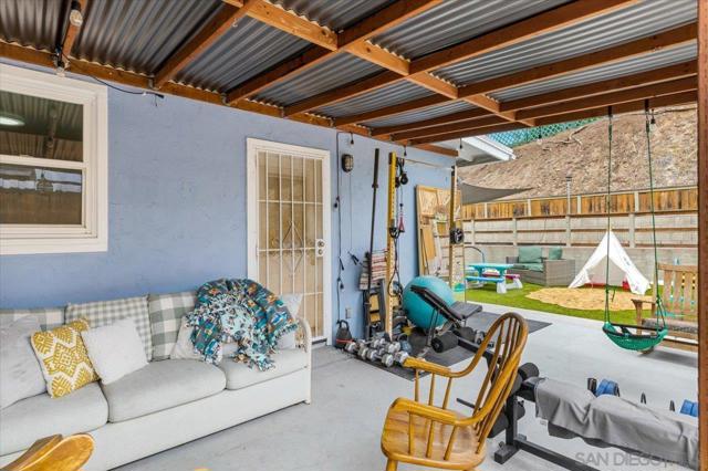 6212 Streamview Dr, San Diego CA: https://media.crmls.org/mediaz/40a0fc5c-d852-4f67-9876-37e67be9b920.jpg