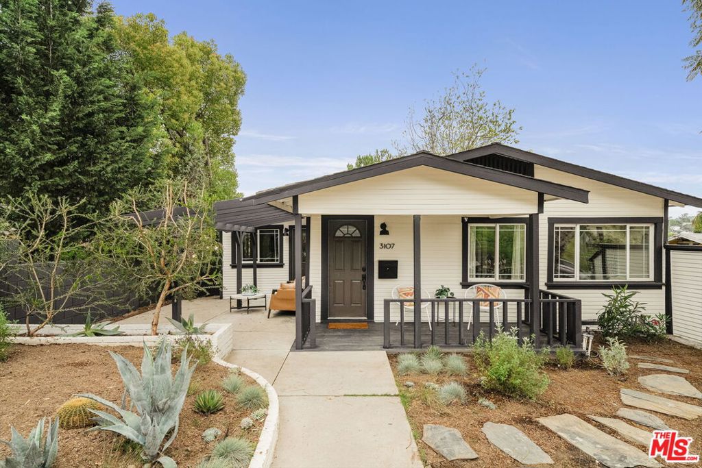 3107 Pueblo Avenue