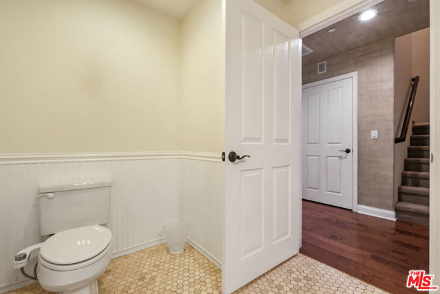 12975 Agustin Place, Playa Vista CA: https://media.crmls.org/mediaz/40a13eb0-05ee-4c95-a6b1-2dabdaca39e1.jpg