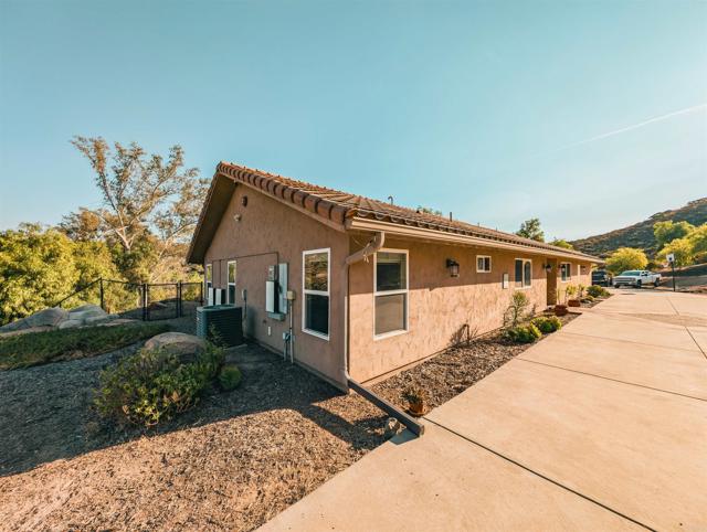 Image 42 of 75 For 9848 Vista Viejas