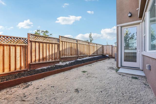 1403 S Tradition Street, Mountain House CA: https://media.crmls.org/mediaz/40a26794-5abd-4813-80d7-58614ce68d45.jpg