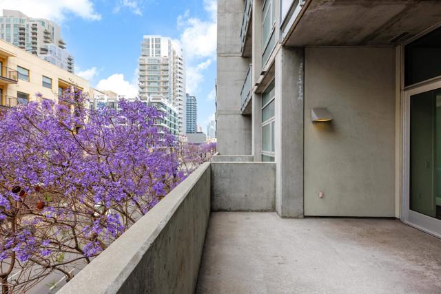1025 Island Ave, San Diego CA: https://media.crmls.org/mediaz/40a3aa0a-68fd-4c90-9c54-bf4a7699896e.jpg