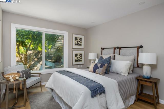 1233 Singingwood Ct, Walnut Creek CA: https://media.crmls.org/mediaz/40a3c5a0-409b-4377-ade8-a4017ed1d8aa.jpg