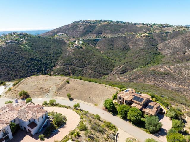 17928 El Brazo, Rancho Santa Fe CA: https://media.crmls.org/mediaz/40a3d841-5765-46df-9635-747cd1f53841.jpg