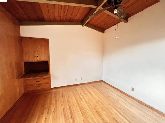 58 Pomona St, Crockett CA: https://media.crmls.org/mediaz/40a40052-b555-441e-a65b-261dea9c5a4c.jpg