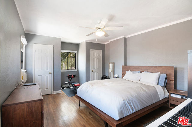 500 N Alta Vista Boulevard, Los Angeles CA: https://media.crmls.org/mediaz/40a4414d-4eee-46e8-82dc-e77b4429f1ce.jpg
