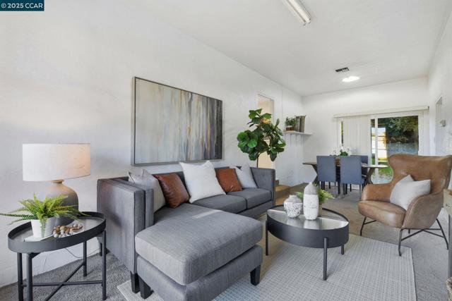 1035 Orange st, Concord CA: https://media.crmls.org/mediaz/40a4c03f-fafd-44e8-a6ac-cc354152e748.jpg