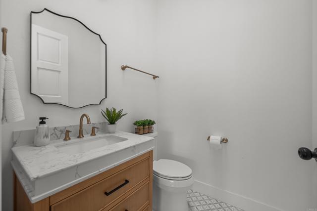 18150 Via Ascenso, Rancho Santa Fe CA: https://media.crmls.org/mediaz/40a52f01-ed5f-4310-937d-246b8754bc82.jpg