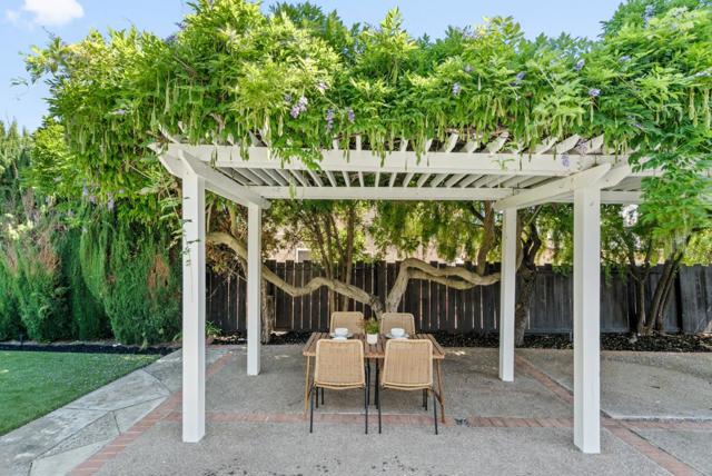 45490 Concho Court, Fremont CA: https://media.crmls.org/mediaz/40a55f9e-c693-459d-a848-29412a4c0ccb.jpg