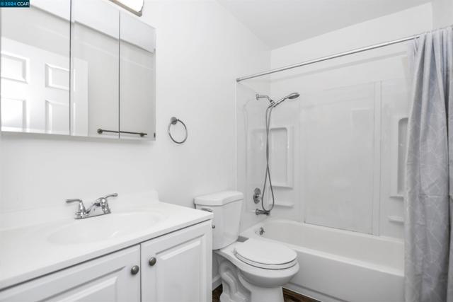 Image 26 of 37 For 2236 Hillsborough Ct