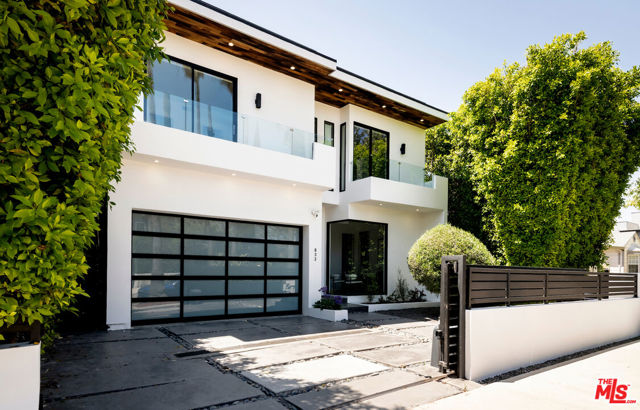 833 N Cherokee Avenue, Los Angeles CA: https://media.crmls.org/mediaz/40a687d9-33aa-4460-8568-80e11a710b7f.jpg