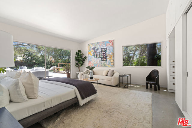 1234 Woodland Drive, Santa Paula CA: https://media.crmls.org/mediaz/40a71d13-f947-47b4-a5a5-be43cf3952a5.jpg