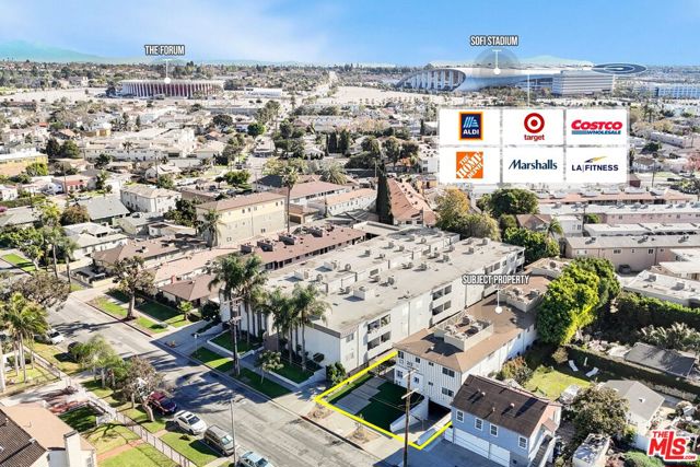 212 E Tamarack Avenue, Inglewood CA: https://media.crmls.org/mediaz/40a8a14f-e400-4b1a-b6c4-ec32893f7a72.jpg