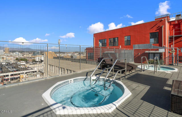 746 S Los Angeles Street, Los Angeles CA: https://media.crmls.org/mediaz/40a8c3cd-493b-40c3-bcb5-c88238e1561e.jpg