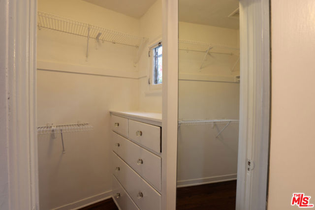 755 N CRESCENT HEIGHTS, Los Angeles CA: https://media.crmls.org/mediaz/40a905e5-50a7-42bd-80fc-d228ce74811b.jpg